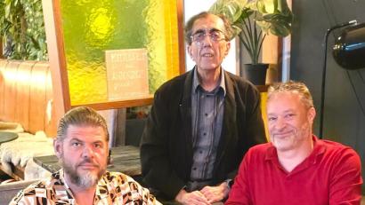 Bild: Ali Daniel Zant
Das Soziale Netzwerk Weiden übernimmt die Integrationsarbeit. Im Bild von links die Vorstandsmitglieder Michael Hörmann, Integrationsbeirat Abdullah Ugur und Ali Daniel Zant.