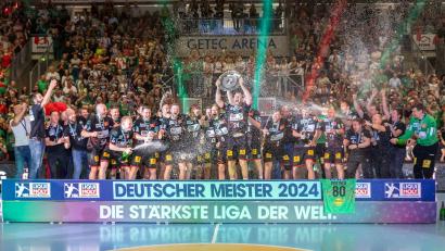 Bild: Andreas Gora/dpa
Der SC Magdeburg könnte schon am Donnerstag wie zuletzt 2024 den deutschen Meistertitel bejubeln. (Archivbild)