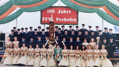 Archivbild: jr
2001 feierte die Feuerwehr Pechofen ihr 100-jähriges Bestehen.