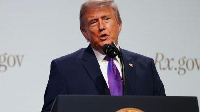 Bild: Julia Demaree Nikhinson/AP/dpa
Trump will einen angeblich geplanten Angriff auf den Iran gestoppt haben.
