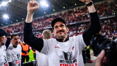 Bild: Tom Weller/dpa
Erst seit zwei Jahren SC-Cheftrainer: Julian Schuster. (Archivbild)