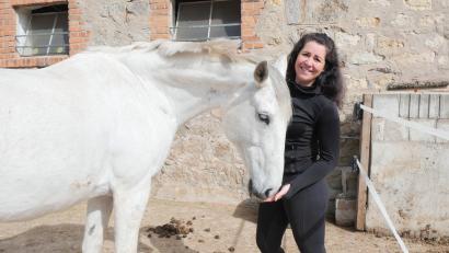 Bild: jbe
Anna Brodka (41) bietet seit diesem Frühjahr Reitpädagogik in der Paterlhütte in Erbendorf an.