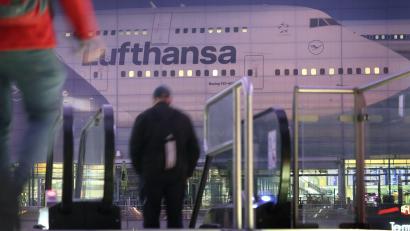 Bild: Karl-Josef Hildenbrand/dpa
Die Lufthansa setzt auf den Flughafen München und will massiv seine Kapazitäten ausbauen. (Illustration)