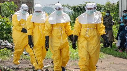 Bild: Moses Sawasawa/AP/dpa
Im Kongo und in Uganda gibt es nach WHO-Angaben inzwischen mehr als 500 Verdachtsfälle von Ebola, einer ansteckenden und lebensbedrohlichen Krankheit.