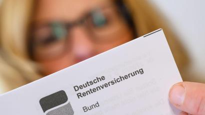 Bild: Patrick Pleul/dpa
Deutsche gingen 2024 im Durchschnitt mit 64,7 Jahren in Rente.