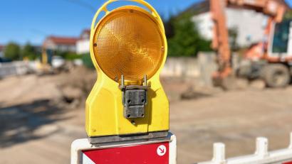Symbolbild: Gabi Schönberger
Die Vollsperrung der Blumenaustraße in Sulzbach-Rosenberg wird bis Ende Juni verlängert.