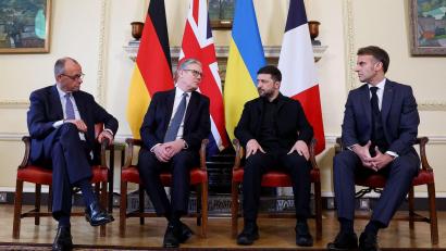 Bild: Toby Melville/Pool Reuters/AP/dpa
Die vier Staats- und Regierungschefs haben sich auch schon in Präsenz in diesem Format getroffen. (Archivbild)