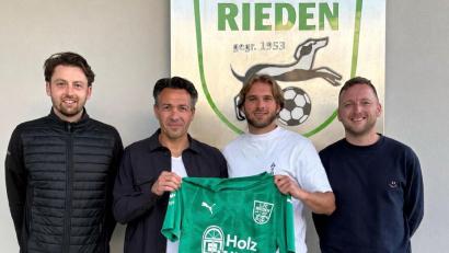 Bild: FC Rieden/Peter Gattaut
Ein neues Team für den 1. FC Rieden: Sportlicher Leiter Pascal Hirteis (von links), Neu-Coach Timo Studtrucker, Co-Trainer und Neuzugang Sebastian Grau, Teammanager Martin Hillen.