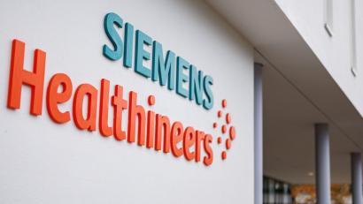 Archivbild: Daniel Karmann/dpa
Siemens Healthineers in Kemnath spielt eine ganz wichtige Rolle für das starke Abschneiden des Landkreises Tirschenreuth