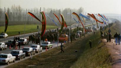 Bild: Alois Schröpf
Eine Autobahn für die Oberpfalz. Der Lückenschluss der Autobahn A 93 zwischen Weiden und Luhe-Wildenau erfolgte am 4. Dezember 1987.