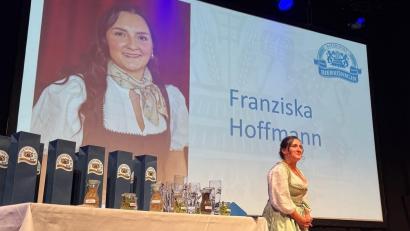 Bild: Hans-Peter Weiß
Trotz viel Applaus hat Franziska Hoffmann den Titel der Bayerischen Bierkönigin knapp verpasst.