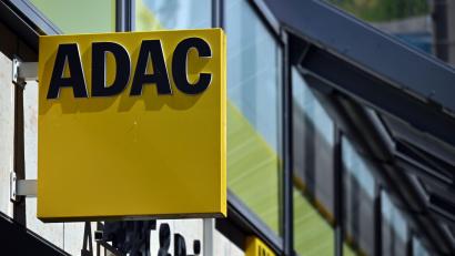 Bild: Martin Schutt/dpa
Auf Mitglieder des ADAC kommen zum Jahreswechsel höhere Beiträge zu. (Symbolbild)