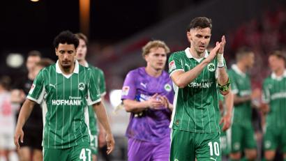 Bild: Federico Gambarini/dpa
Branimir Hrgota (r) verlässt Fürth nach der Saison.