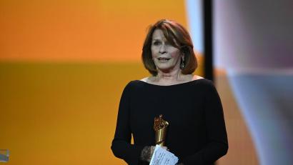 Bild: Soeren Stache/dpa
2021 erhielt Senta Berger den Ehrenpreis des Deutschen Filmpreises - nun ist sie als beste Hauptdarstellerin nominiert. (Archivbild)