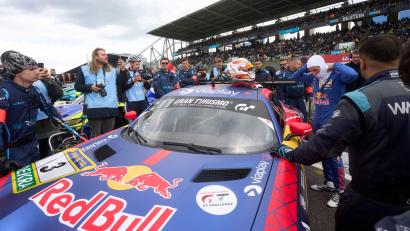 Bild: Thomas Frey/dpa
Auch Verstappens Red-Bull-Bosse sind erleichtert, wenn alles gut geht in der Grünen Hölle. (Archivbild)