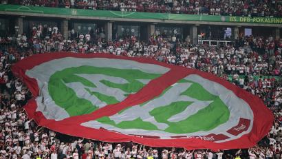 Bild: Sebastian Gollnow/dpa
Fans protestieren beim Pokalfinale gegen den DFB.