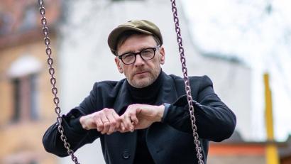 Bild: Hendrik Schmidt/dpa
Schauspieler Hendrik Duryn hält nichts von pauschaler Kritik an der Generation Z. (Archivbild)