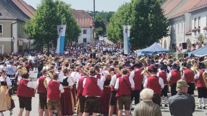 Bild: amö
Der Marktplatz war beim Heimatfest in Winklarn voll.