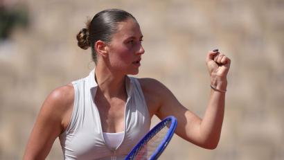 Bild: Thibault Camus/AP/dpa
Die Ukrainerin Marta Kostjuk gewann ihr Auftaktmatch bei den French Open auch für ihr vom Krieg gebeuteltes Heimatland.