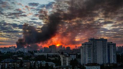 Bild: Zoya Shu/AP/dpa
Russland hat die Ukraine in der Nacht zu Sonntag mit einem massiven kombinierten Angriff überzogen.