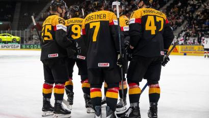 Bild: Andreas Becker/Keystone/dpa
Die deutsche Eishockey-Nationalmannschaft muss auf Schützenhilfe der Ungarn hoffen.