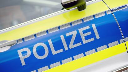 Symbolbild: Hauke-Christian Dittrich/dpa
Nach dem Diebstahl eines Fahrradreifens am Bahnhof Schwandorf bittet die Polizei um Hinweise.