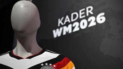 Bild: Federico Gambarini/dpa
Der DFB hat die Rückennummern der 26 nominierten Spieler für die WM veröffentlicht.