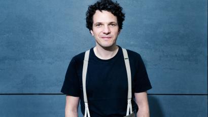 Bild: Kerstin Schomburg/exb
Von der Oberpfalz über Hamburg und Magdeburg nach Leipzig: Bastian Lomsché, designierter Co-Intendant des Schauspiels Leipzig.
