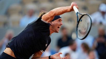 Bild: Christophe Ena/AP/dpa
Auf seinen Aufschlag war mal wieder Verlass: Alexander Zverev.