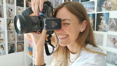 Bild: ald
Die 33-jährige Lea Pöll arbeitet als selbstständige Fotografin in Weiden. Sie hat sich auf Babybauch-, Familien- und Neugeborenen-Shootings spezialisiert.