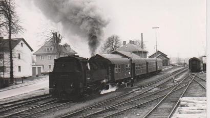 Bild: Heimatkundlicher Arbeitskreis Vohenstrauß/exb
Der Bocklzug ist somit nicht nur ein Stück regionaler Eisenbahngeschichte, sondern auch ein wichtiges kulturelles Symbol für die Oberpfalz.