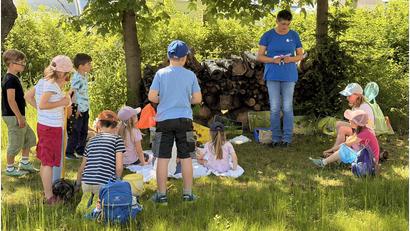 Bild: Anna Bogner
Einen Familienaktionstag zur Artenvielfalt veranstaltete die Firma Lüdecke in Zusammenarbeit mit dem Landesbund für Vogelschutz.