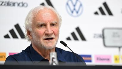 Bild: Federico Gambarini/dpa
Rudi Völler: „Wir sind da, um eine Weltmeisterschaft zu spielen. Das geht vor.“