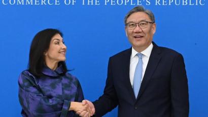 Bild: Johannes Neudecker/dpa
Wirtschaftsministerin Reiche traf Chinas Handelsminister Wang.
