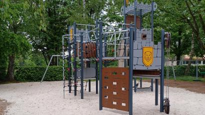 Bild: Jonas Schmidt
Auf dem Spielplatz in der Oberen Angerstraße gibt es jetzt eine Dreiturmanlage,