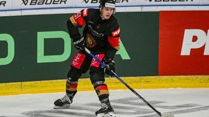 Bild: Armin Weigel/dpa
Danjo Leonhardt bleibt in Straubing. (Archivbild)