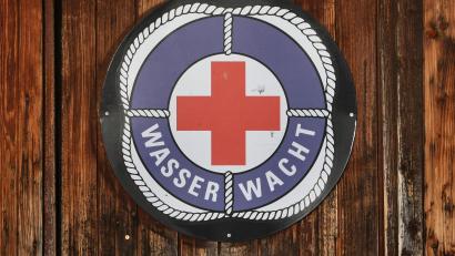 Symbolbild: Karl-Josef Hildenbrand
Ein Bootsunfall bei Klardorf alarmiert Feuerwehr und Wasserwacht. Zwei junge Menschen kentern. Ihr Boot wird geborgen.