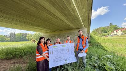 Bild: upl
Die Dendlträger sind hier gut zu sehen. Die komplette Brücke der Bundesstraße 85 über den Flembach bei Michelfeld muss abgerissen und neu gebaut werden.