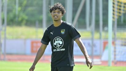 Bild: Hubert Ziegler
Michel Silva Pereira ist einer von drei Neuzugängen, die die DJK Ammerthal am Donnerstag bekanntgab. Pereira wechselt vom FC Amberg zur DJK Ammerthal.