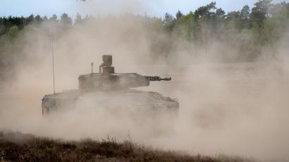 Symbolbild: Marco Dorow
Ein Schützenpanzer Puma bei einer Übung. Aktuell sind Soldaten aus Oberviechtach mit genau diesem Modell in Litauen im Einsatz.