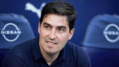Bild: Dave Thompson/AP/dpa
Heißer Kandidat fürs Traineramt bei Bayer Leverkusen: der Spanier Andoni Iraola. (Archivbild)