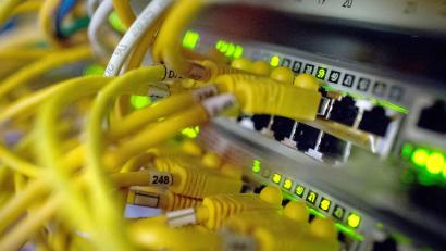Bild: Matthias Balk/dpa
Bisher wagten sich vor allem private Unternehmen oder Fintechs an diese Technologie heran. (Symbolbild)