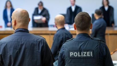 Bild: Peter Kneffel/dpa
Der Ladenbesitzer stand zum zweiten Mal vor Gericht. (Archivbild)