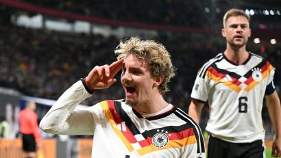 Bild: Robert Michael/dpa
Nick Woltemade jubelt über ein Tor im DFB-Trikot (Archivbild).
