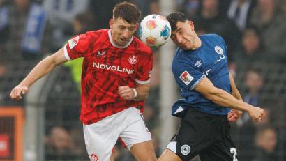 Bild: Friso Gentsch/dpa
Daniel Hanslik (l) soll die Angriffsflexibilität beim VfL Bochum erweitern. (Archivbild)