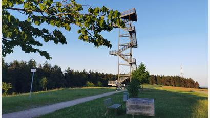 Bild: hzi
Der Aussichtsturm am Kitschenrain ist ein beliebtest Ausflugsziel. Nach und nach soll der Ort mit kleinen Maßnahmen attraktiver werden.