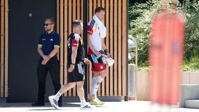 Bild: Marc Schüler/dpa
Manuel Neuer am Trainingsplatz der Fußball-Nationalmannschaft.