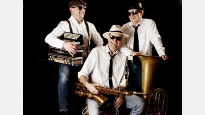 Bild: Reiner Artmann
Das Trio Inkognito tritt bei „Kultur in der Post“ in Bärnau auf.