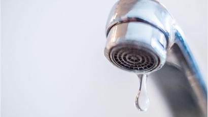 Bild: Lino Mirgeler/dpa
In Brudersdorf und einigen Ortsteilen von Schmidgaden wird am Dienstag, 2. Juni, das Wasser abgestellt.