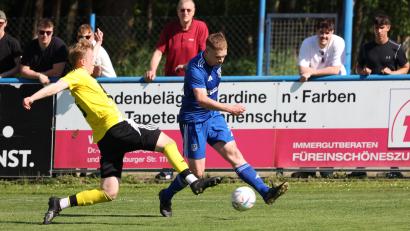 Bild: Dieter Jäschke
Mirko Griesbeck (am Ball) trug sich gegen den SV Hahnbach in die Torschützenliste ein. Trifft der Etzenrichter Offensivmann auch gegen den SV Wenzenbach?